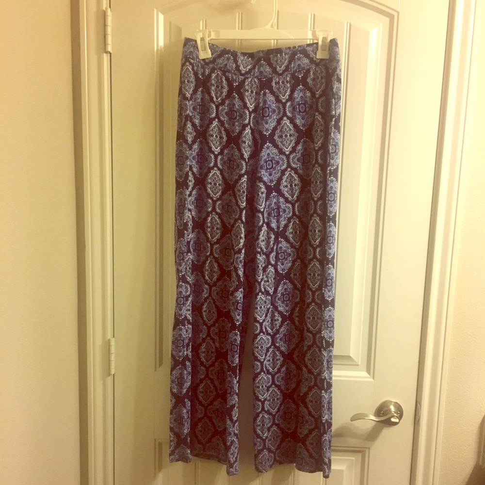 Alya blue patterned flowy pants